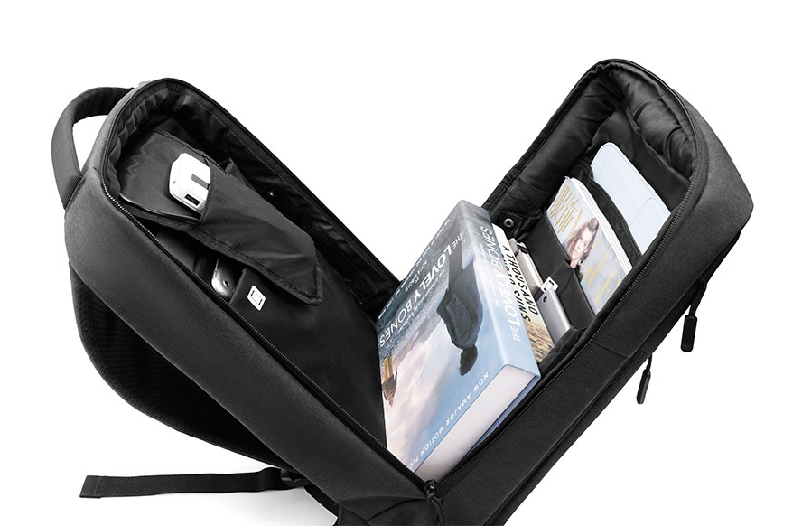 ARCTIC HUNTER τσάντα πλάτης 1701 με θήκη laptop 15.6″, USB, 17L, μαύρη