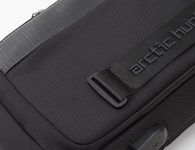ARCTIC HUNTER τσάντα Crossbody XB00100, USB, 5L, μαύρη