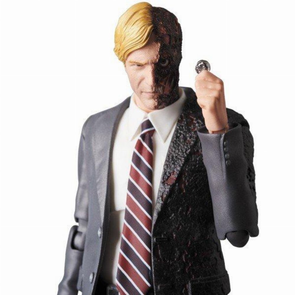The Dark Knight MAFEX – Harvey Dent (Two Face) Action Figure 16cm