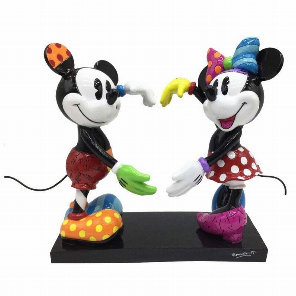 Disney: Enesco – Mickey and Minnie Heart Statue (18cm)