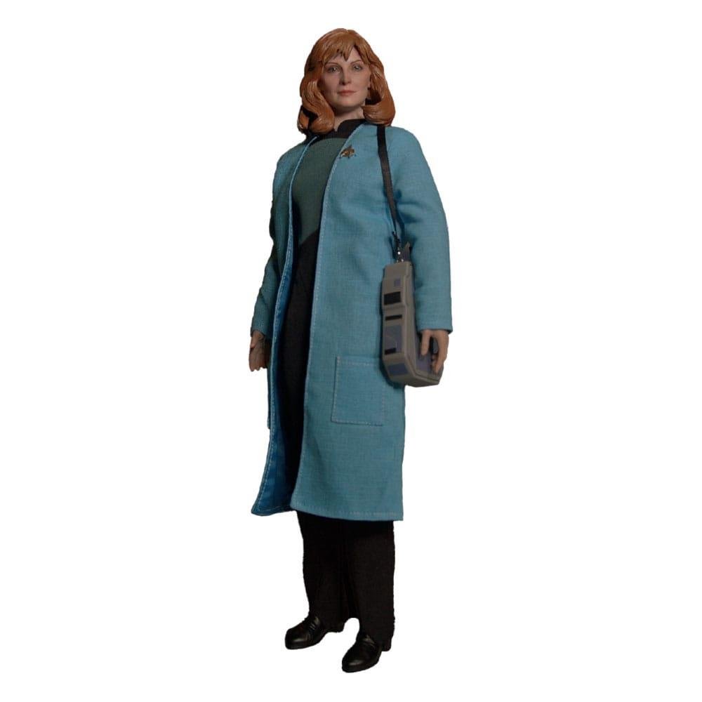 Star Trek: The Next Generation – Dr. Beverly Crusher (Standard Edition) 1/6 Φιγούρα Δράσης (27cm)